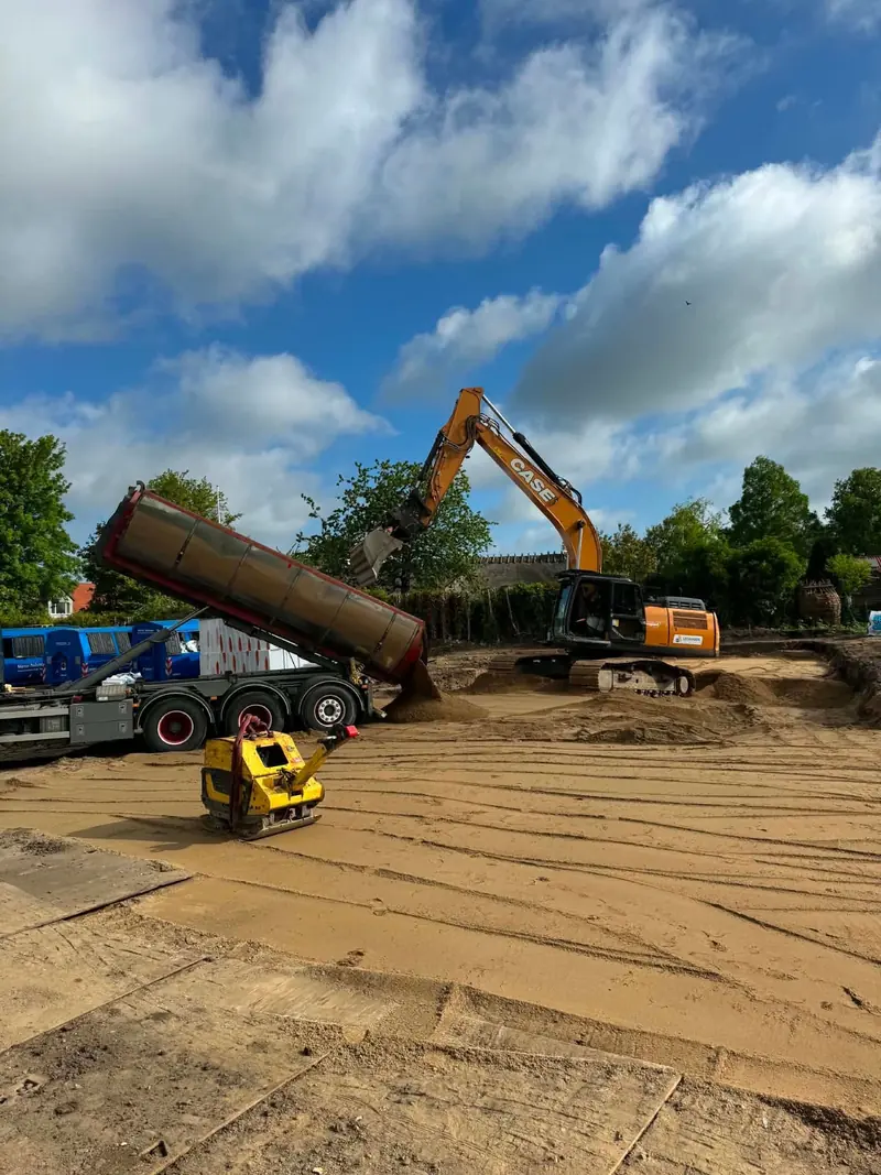 Levering af sand til sandpude