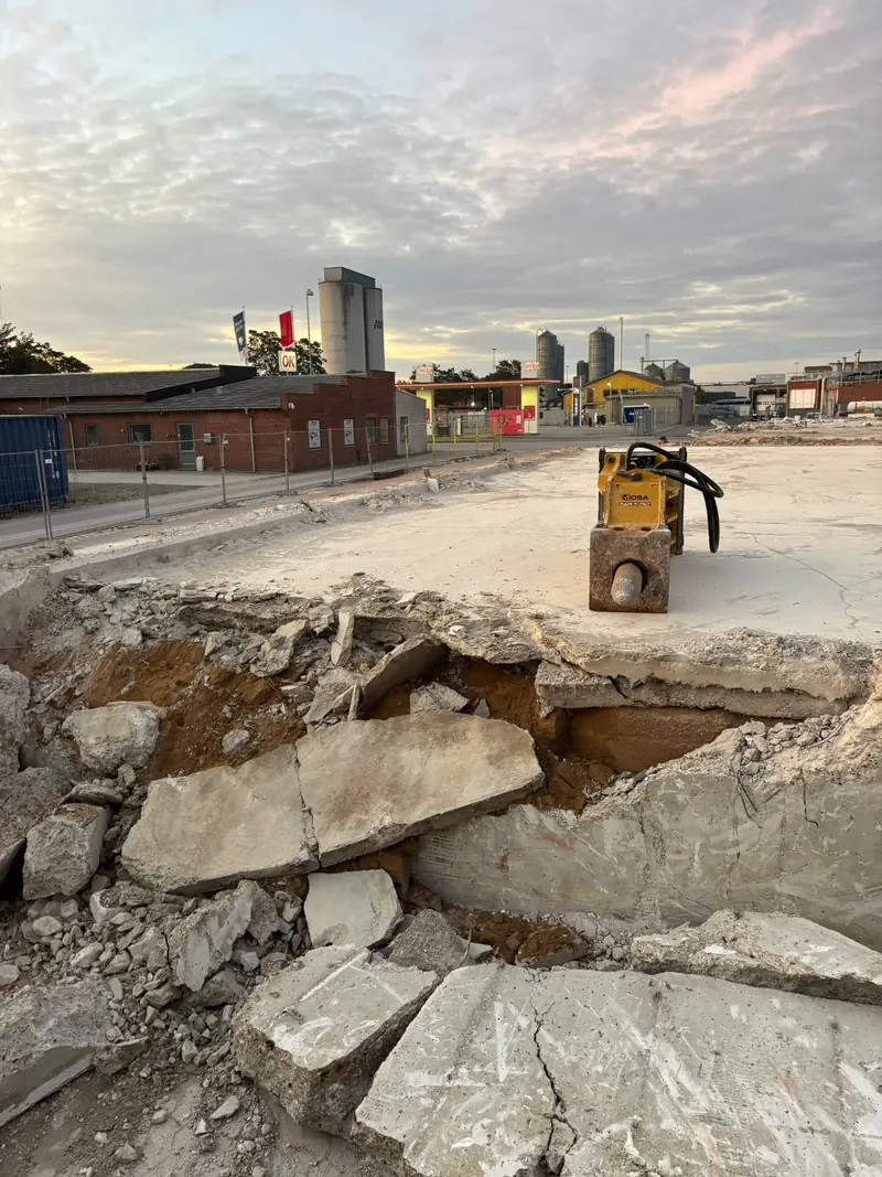 Brydning af betonfundament