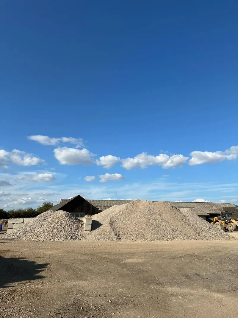 Bunker af knust materiale